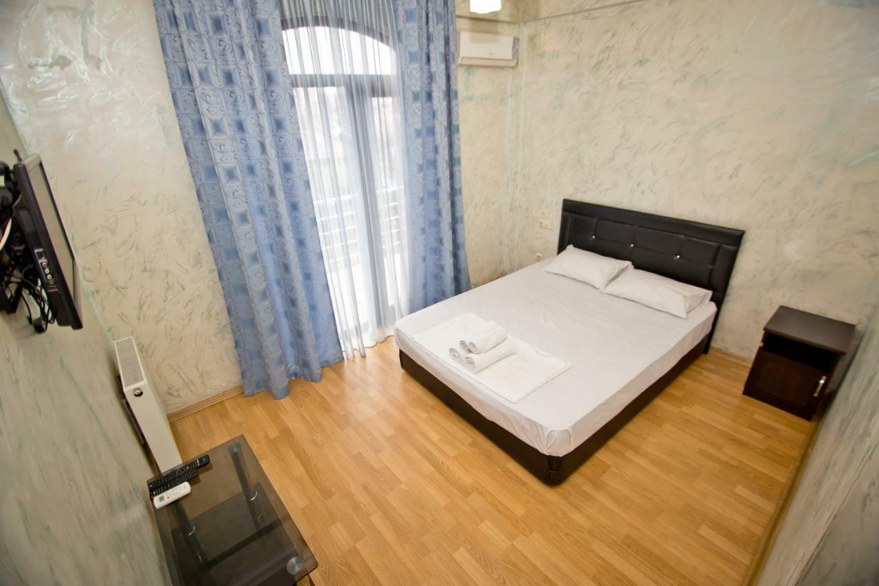Vizit Hotel Batoemi Buitenkant foto