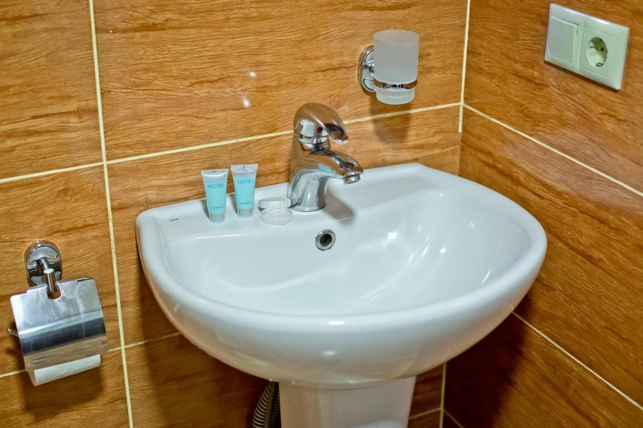 Vizit Hotel Batoemi Buitenkant foto