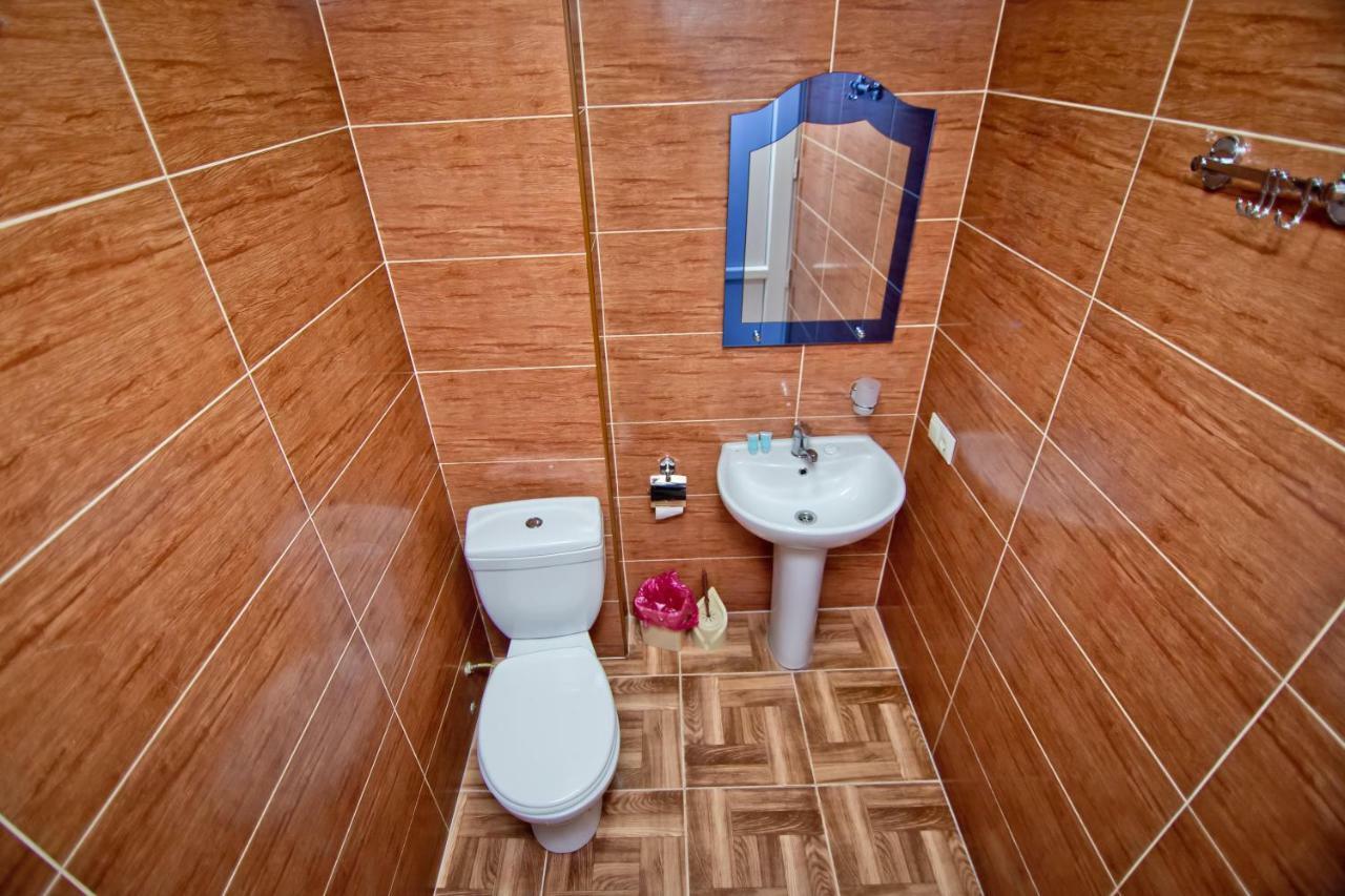 Vizit Hotel Batoemi Buitenkant foto